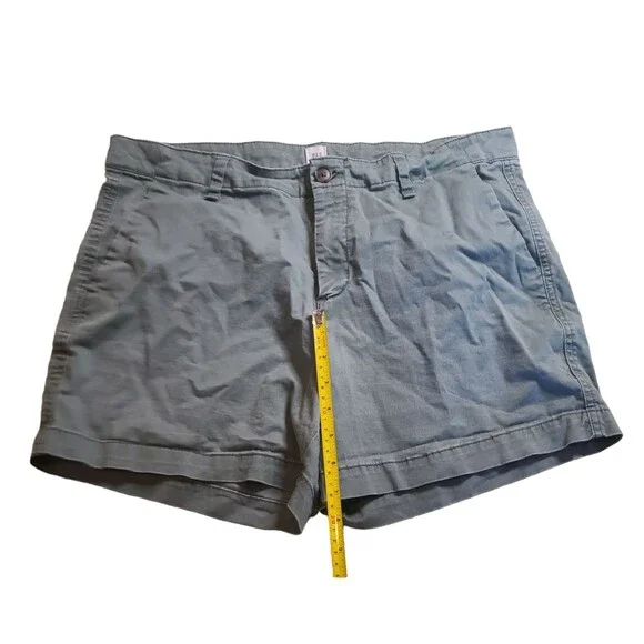 Gap Shorts Womens Size 10 Khaki Green Cotton Distressed Cuffed Pockets - Picture 3 of 5